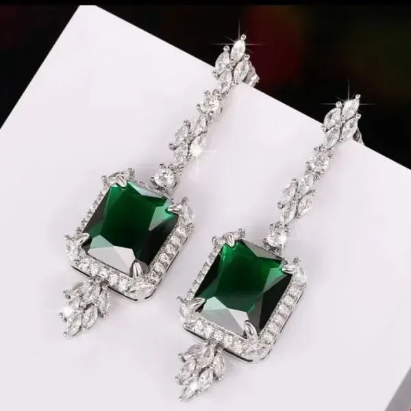 Emerald earrigns